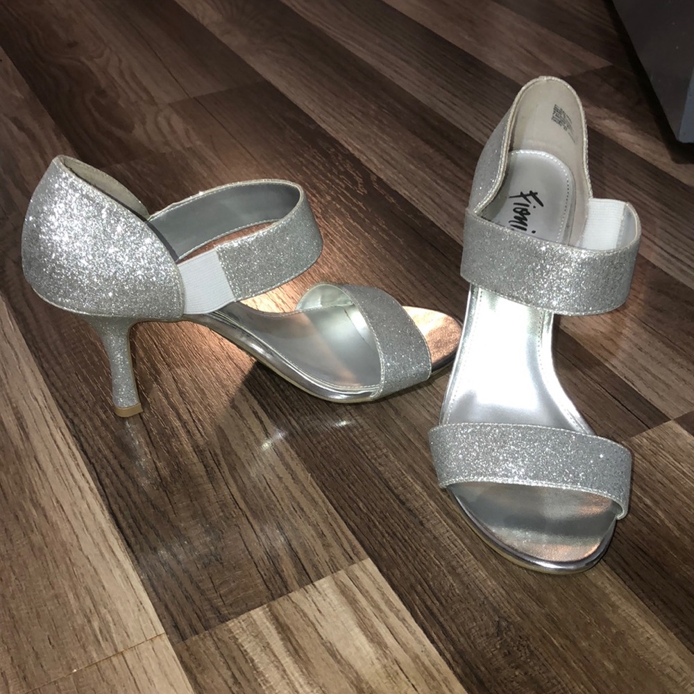 Size 8 1/2 wedding/dress shoes (heels)